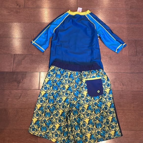 Baby Yoda Swim trunks and Rash Guard - Picture 8 of 8